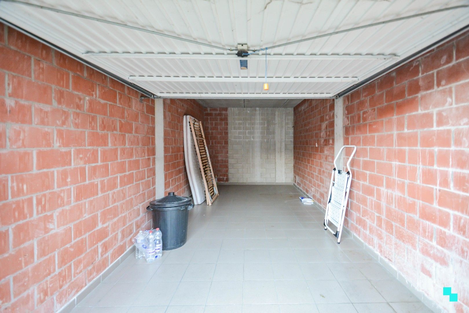 Appartement met twee slaapkamers en garagebox in centrum Izegem foto 24