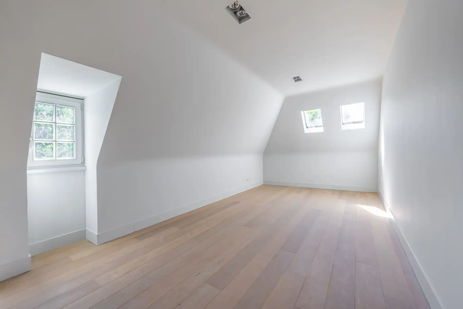 Magnifieke villa op 2.415 m² in residentiële wijk foto 38