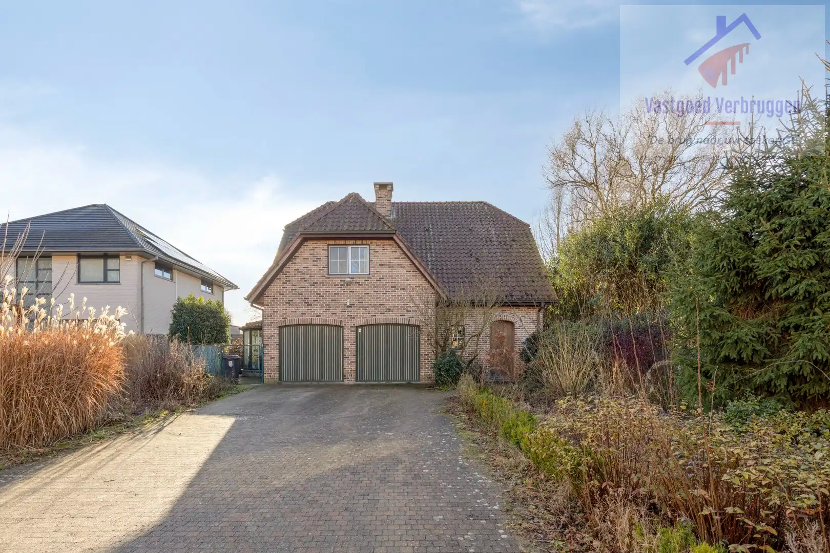 Hoofdfoto van de publicatie: Open bebouwing met 4 slaapkamers en ruime tuin