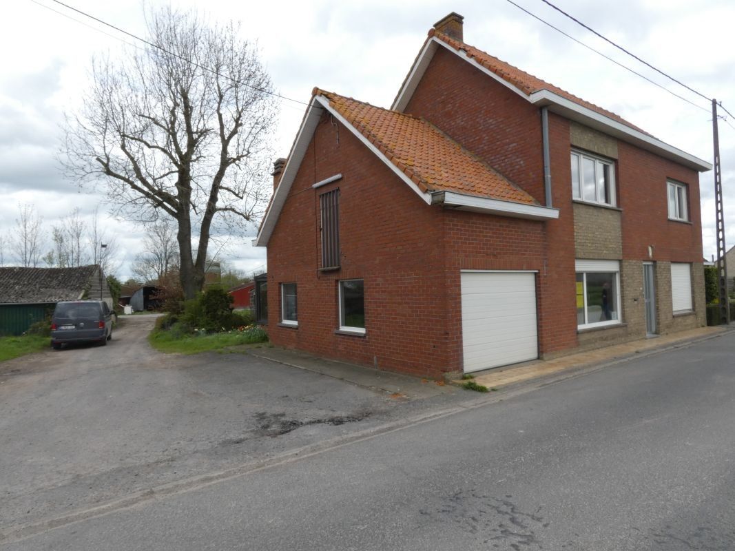 Opslagruimte met woning te koop te Diksmuide (Woumen) foto 7