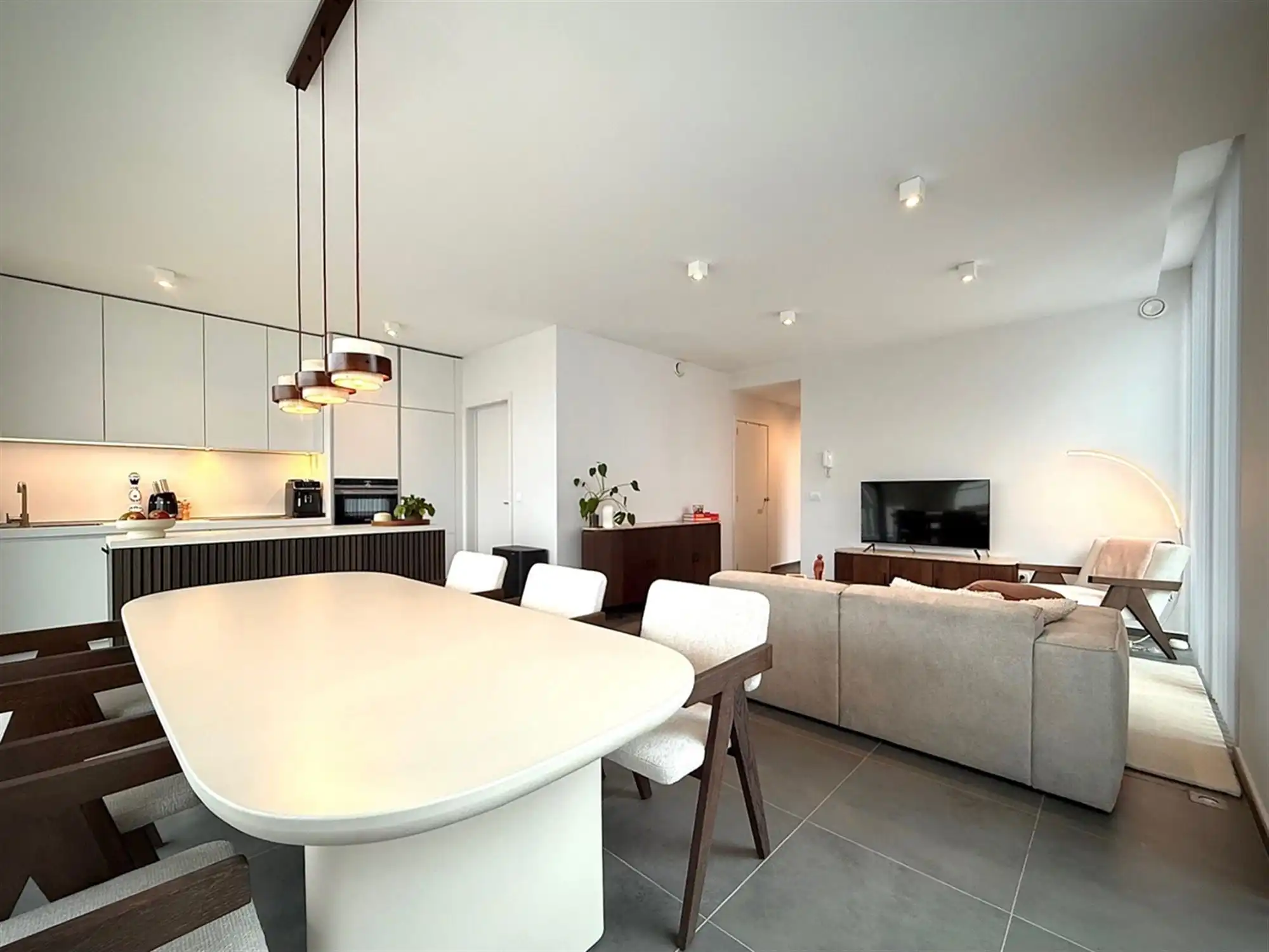 Instapklaar APPARTEMENT (1ste verdieping) met 2 slaapkamers, ruime terrassen (2), garage  & autostaanplaats  foto 12