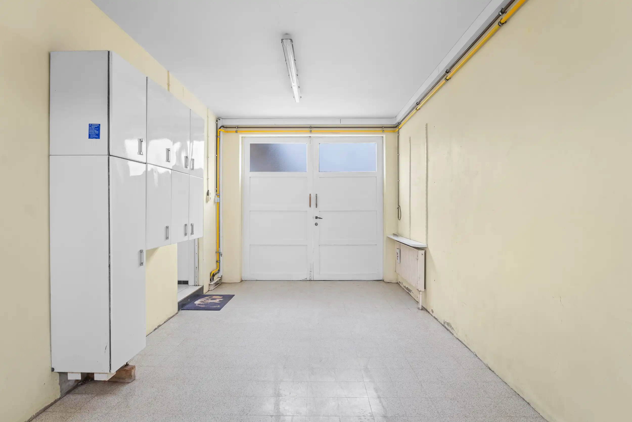 Ruime bungalow met magazijn op 1.101 m² grond foto 10