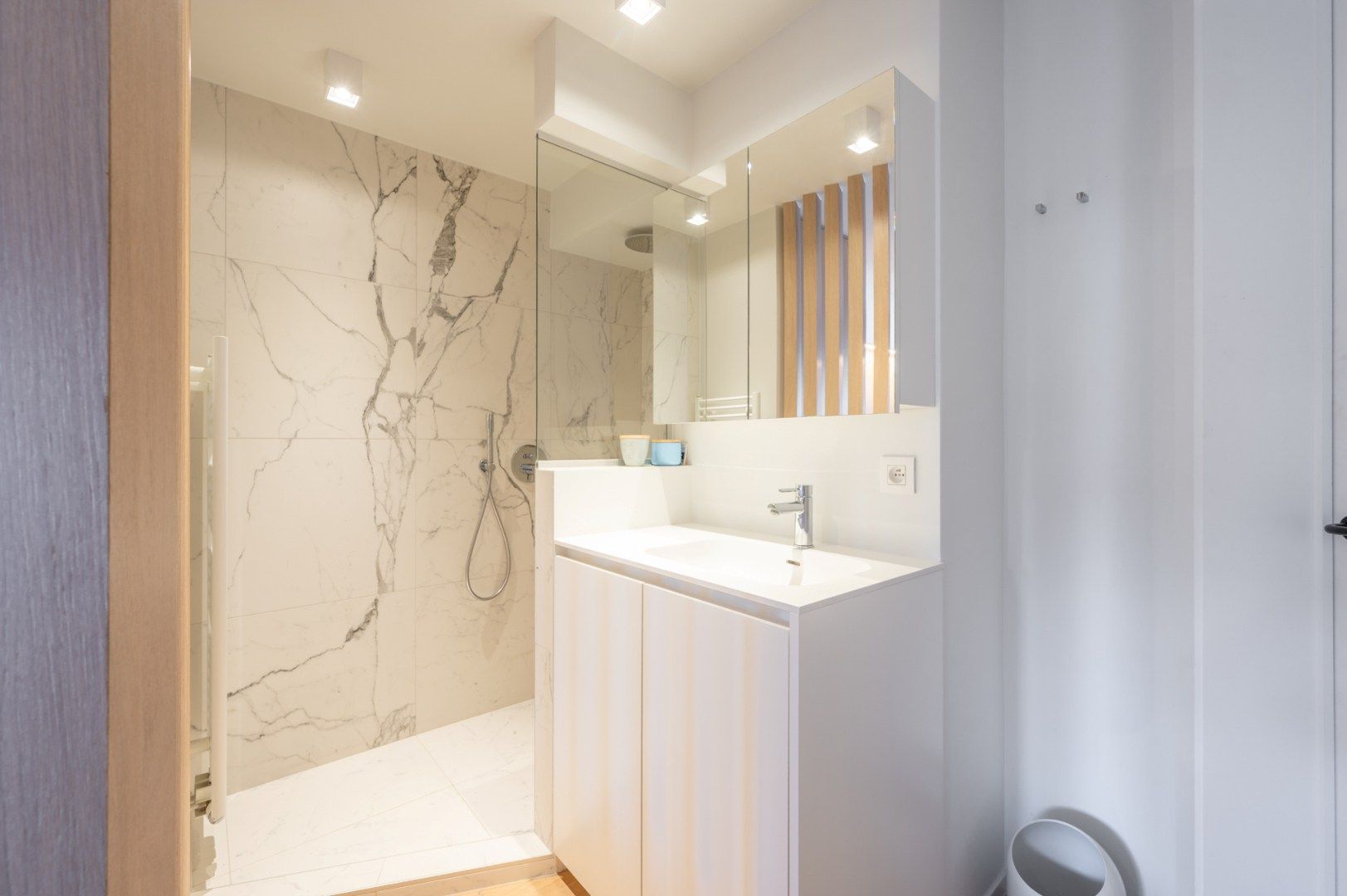 Smaakvol gerenoveerd appartement met ruim terras in hartje Knokke foto 11