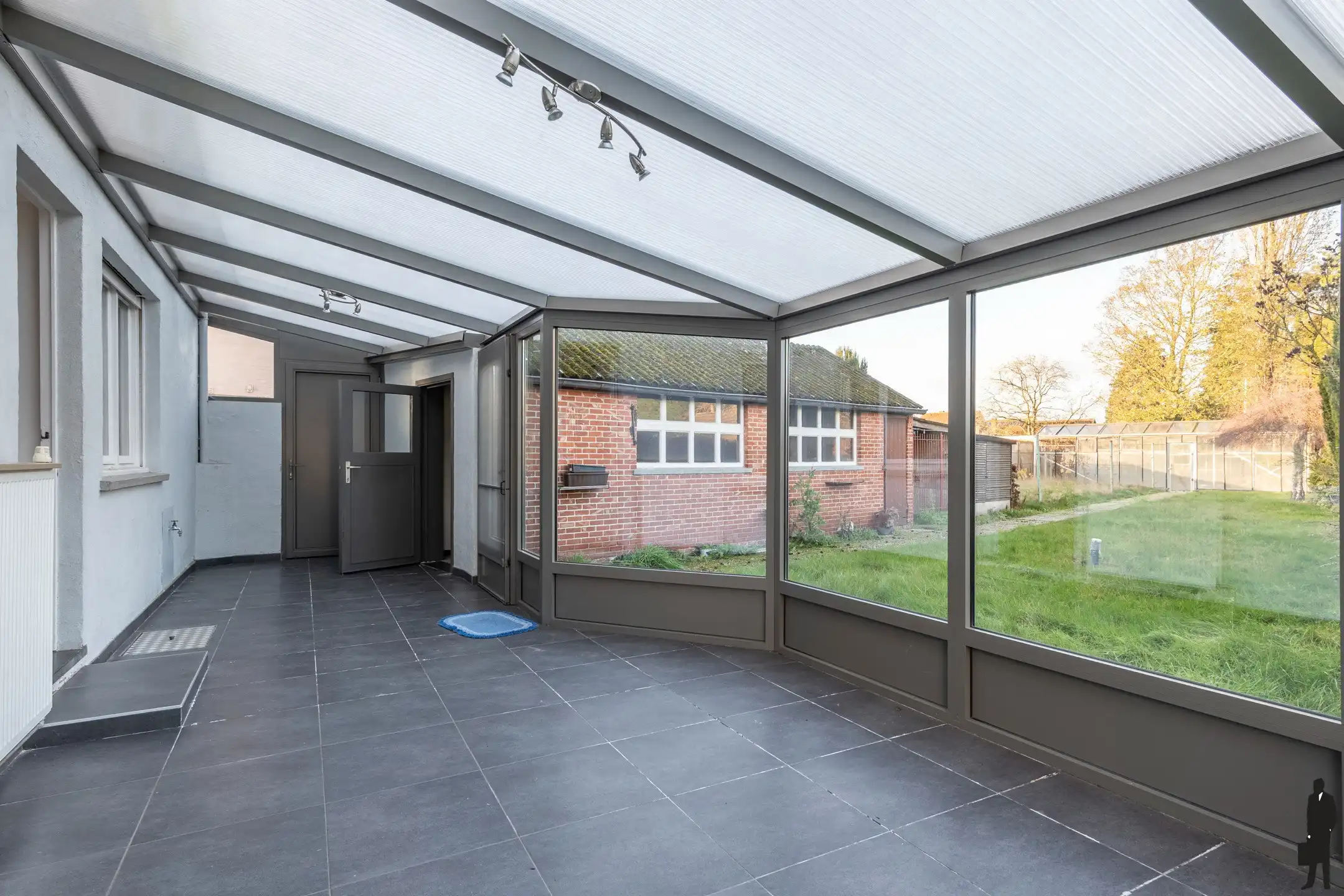 Te renoveren woning op ca. 550m² grond. foto 6