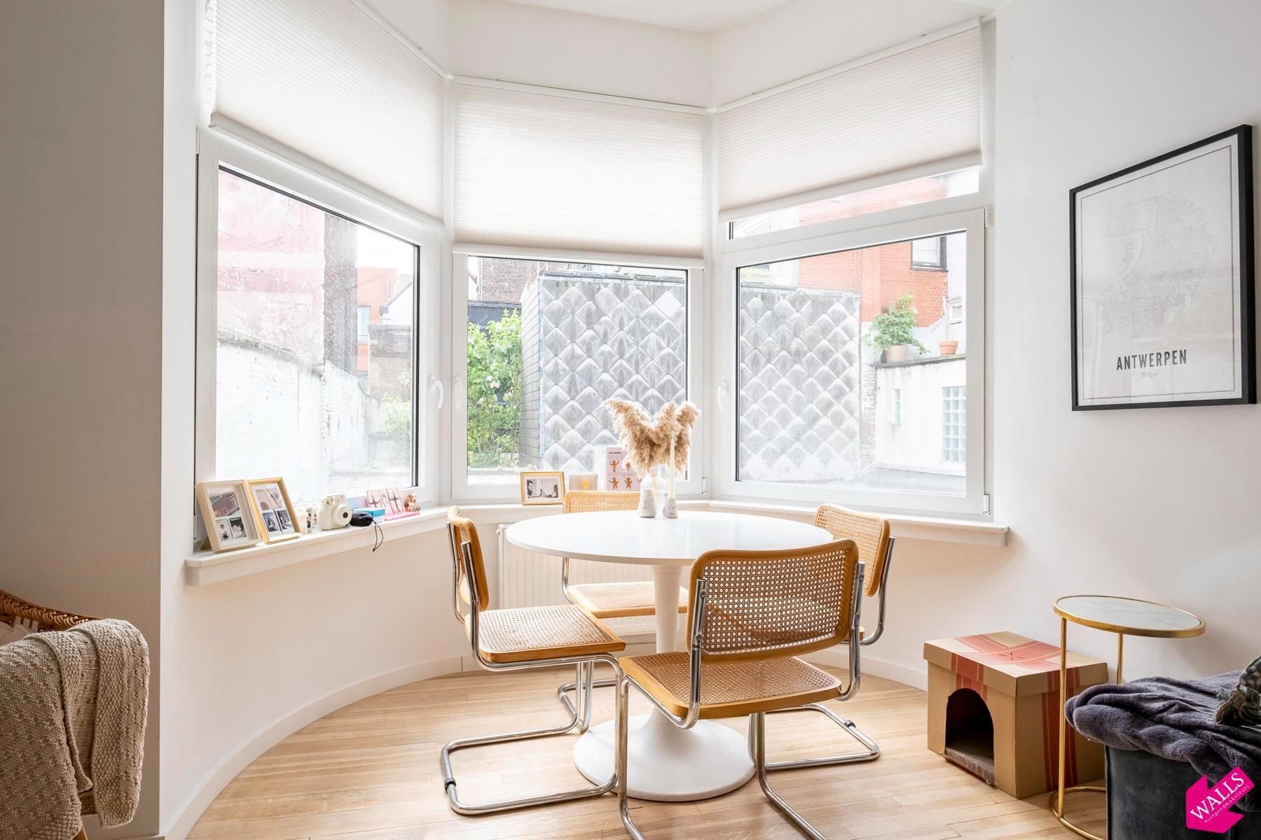 Supergezellig 2 slaapkamer appartement op toplocatie! foto 3