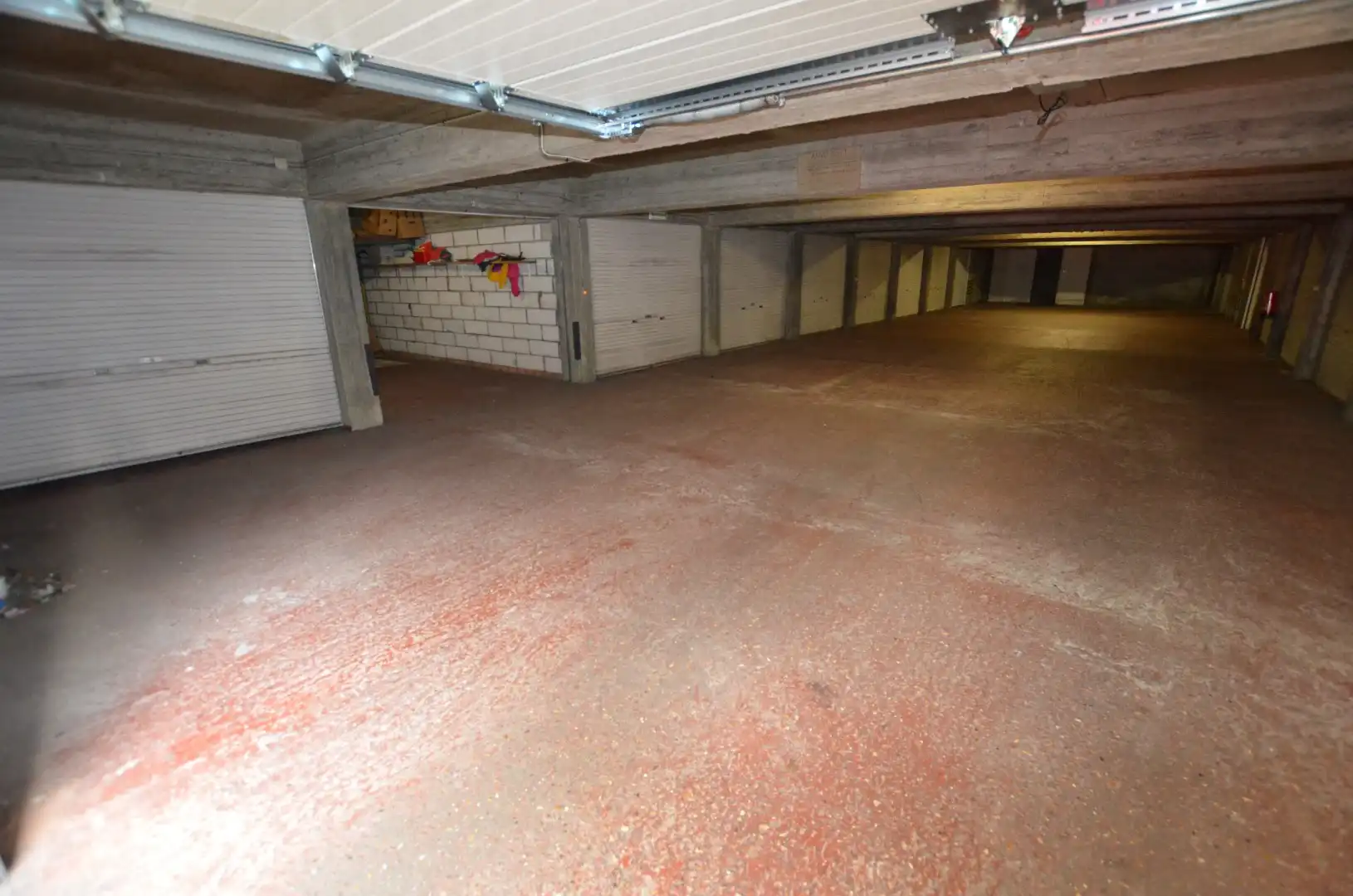 Goed gelegen garagebox foto 5