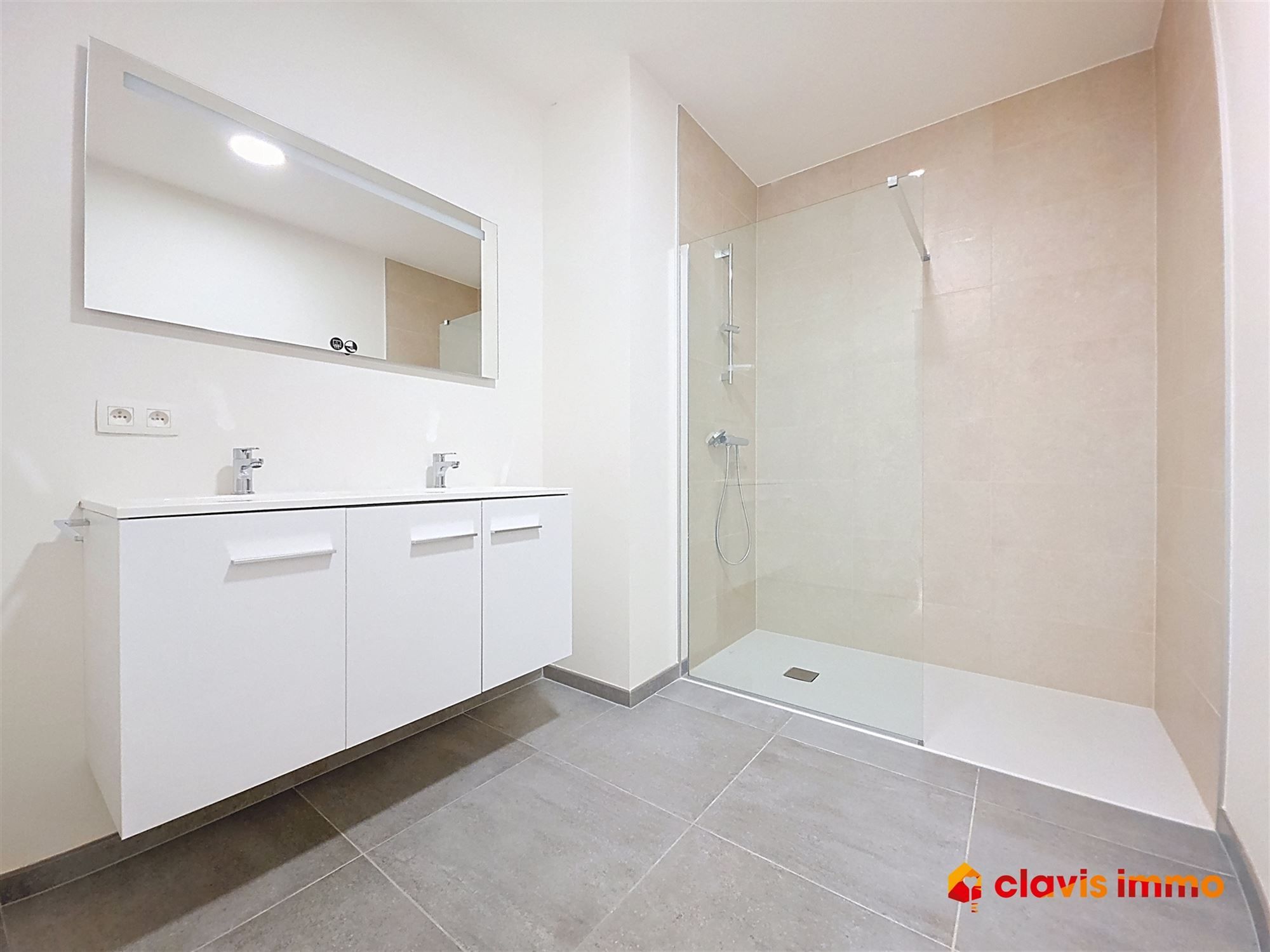 NIEUWBOUWAPPARTEMENT MET TERRAS & PARKING foto 12