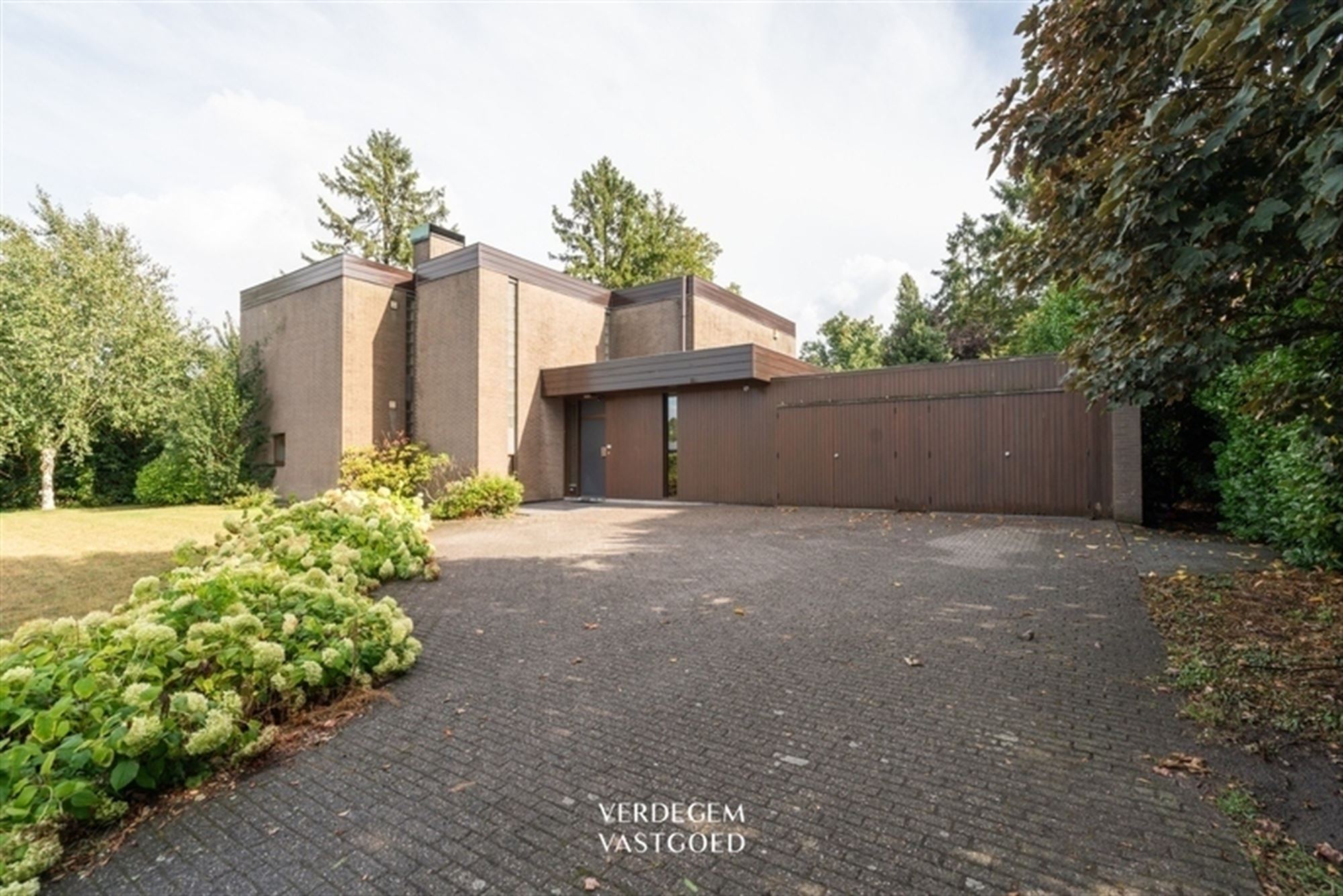 Architectenvilla op toplocatie in het centrum van Evergem foto 30