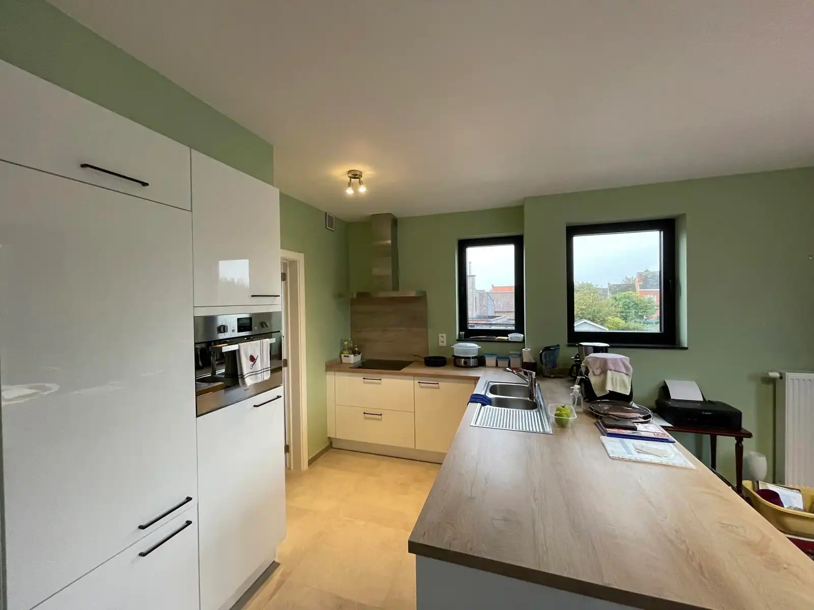 NIEUWERKERKEN - Lichtrijk appartement met ruim terras én garage. foto 4