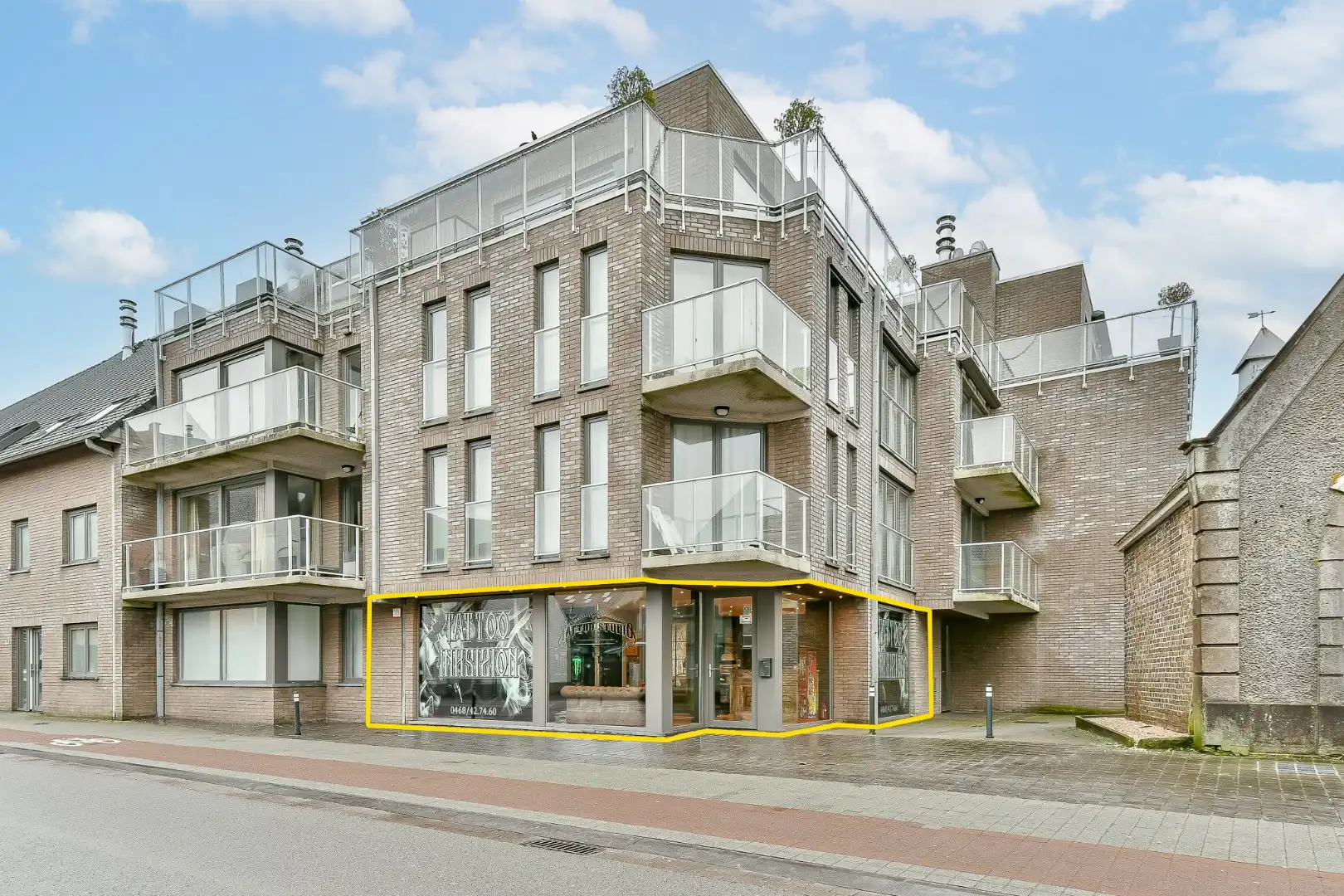 Centraal gelegen handelsruimte te Gistel foto {{pictureIndex}}