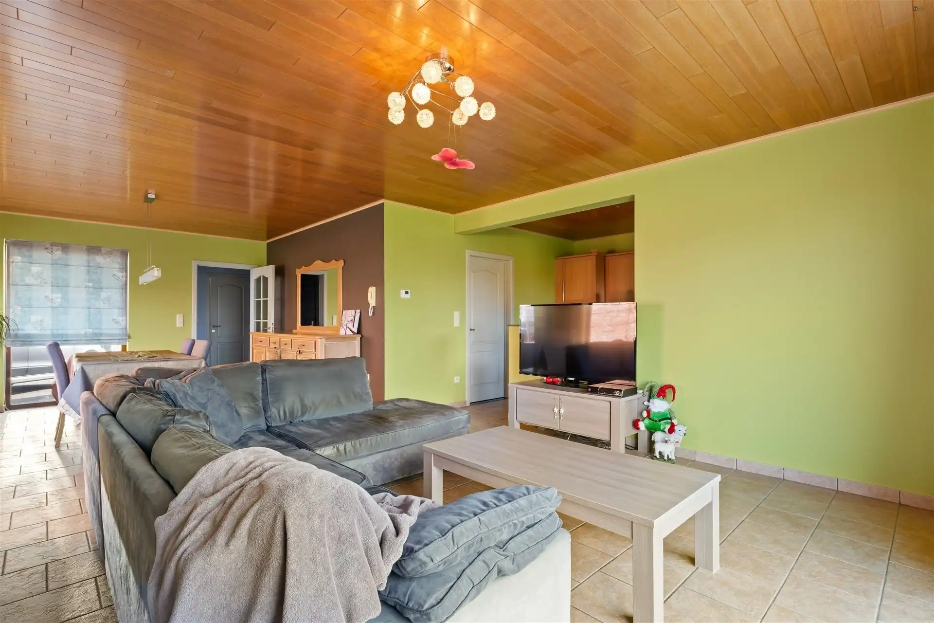 Goed onderhouden HOB met 3 slaapkamers op een ruim perceel foto 7