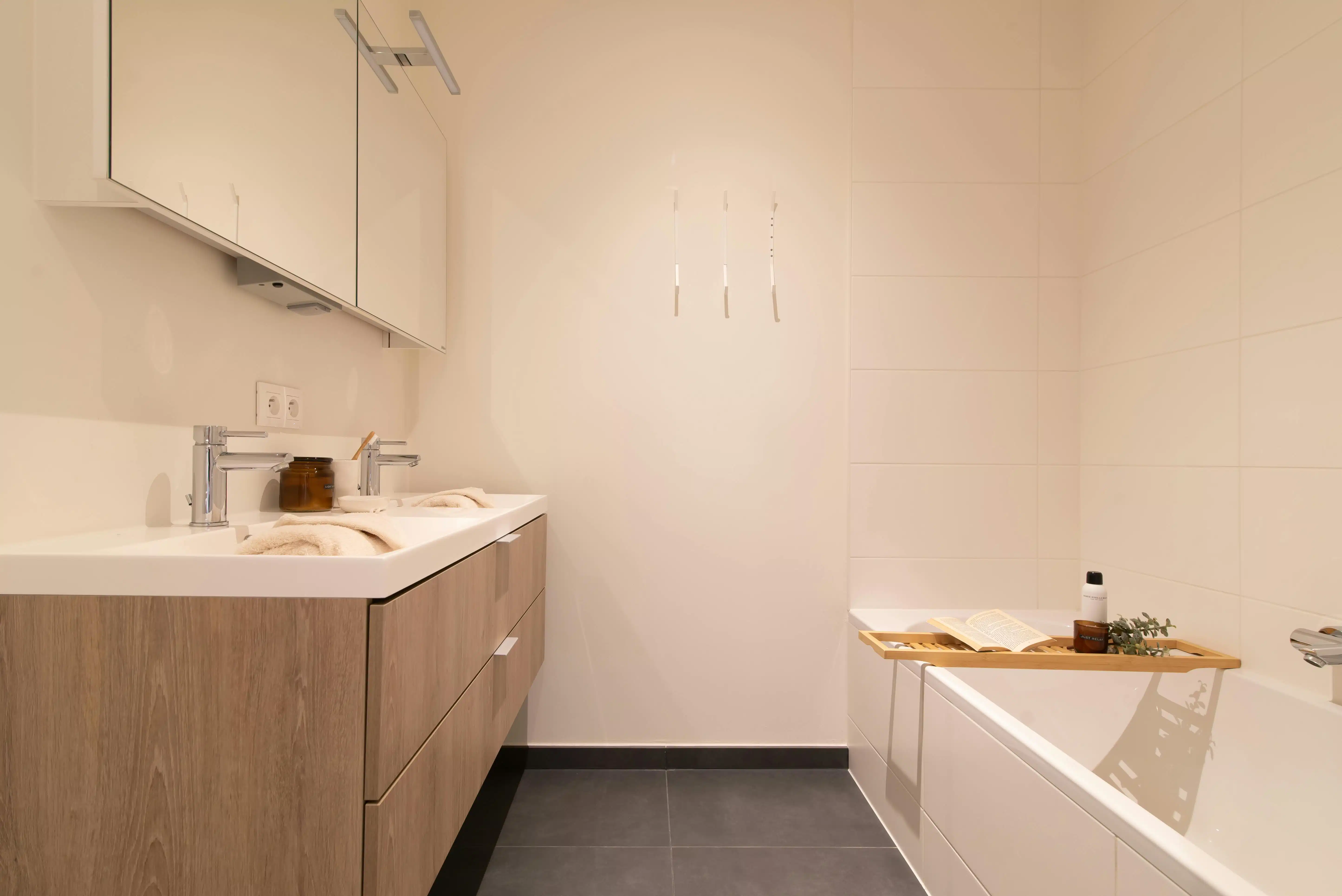 Prachtig afgewerkt 2 slaapkamer appartement te Oostende  foto 13