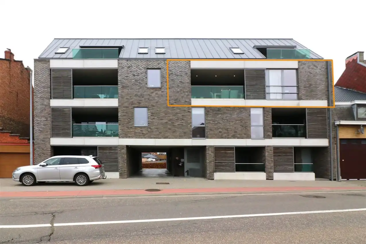 Appartement met 2 slaapkamers, mooi terras, inclusief garage  foto {{pictureIndex}}