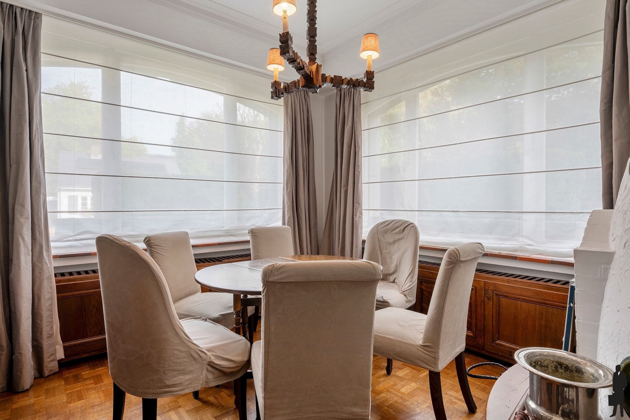  Goed onderhouden in het centrum gelegen karaktervilla op een perceel van ca. 1.938 m²! foto 4