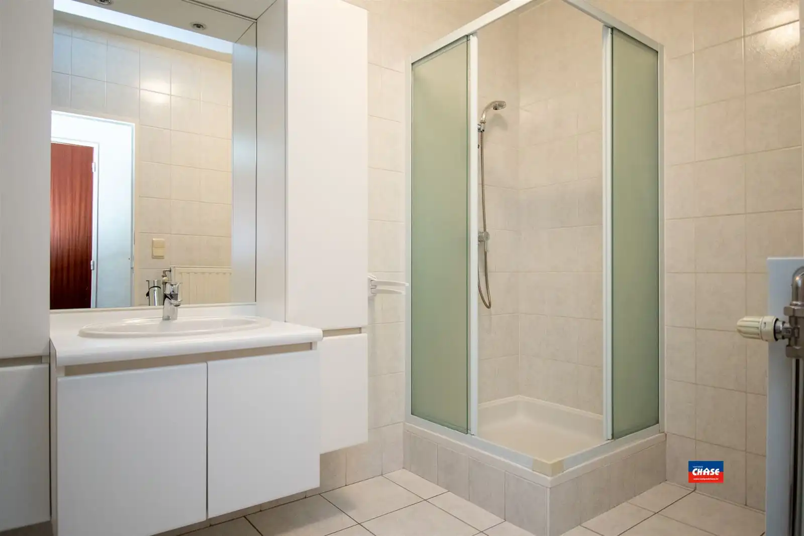 Verzorgd appartement met garagebox in rustige omgeving foto 9