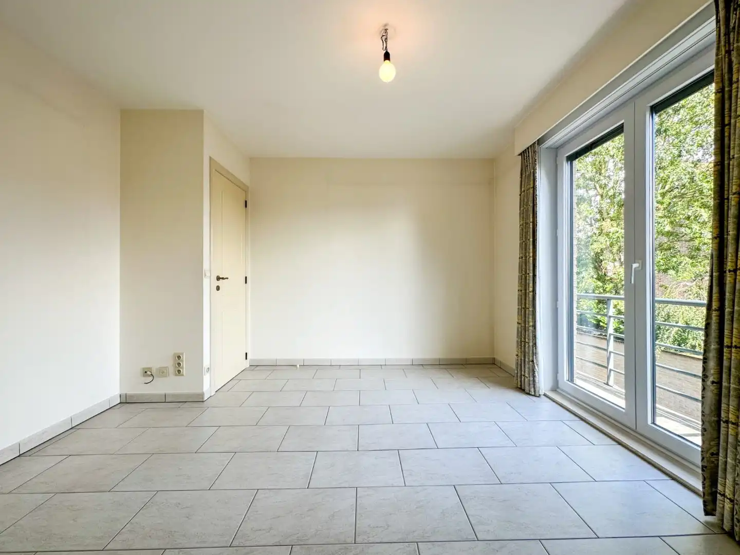 Instapklaar 2-slaapkamer appartement met 2 terrassen (en garage), topligging Torhout. foto 13