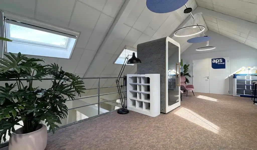 Full-service kantoorruimte in BluePoint Business Center foto 8