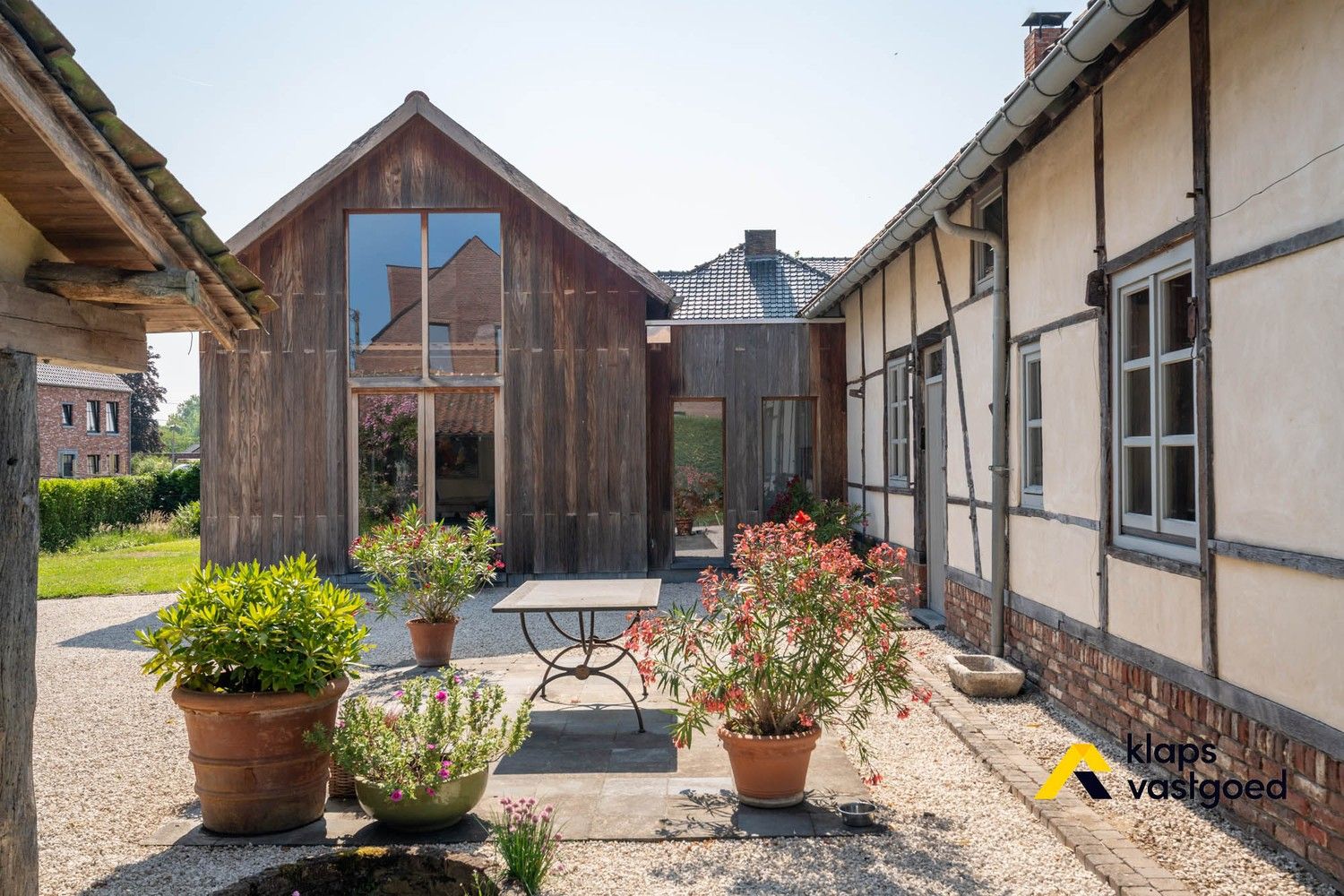 Exclusieve vakwerkhoeve op schitterend perceel van 33 are. foto 3