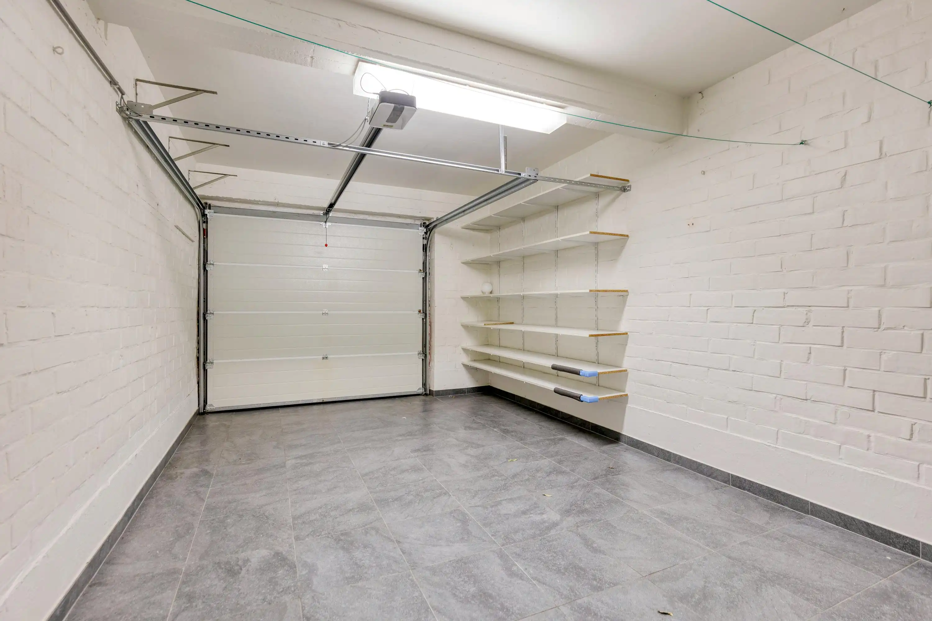 Energiezuinig appartement met 2 garages te koop in Merksem foto 10