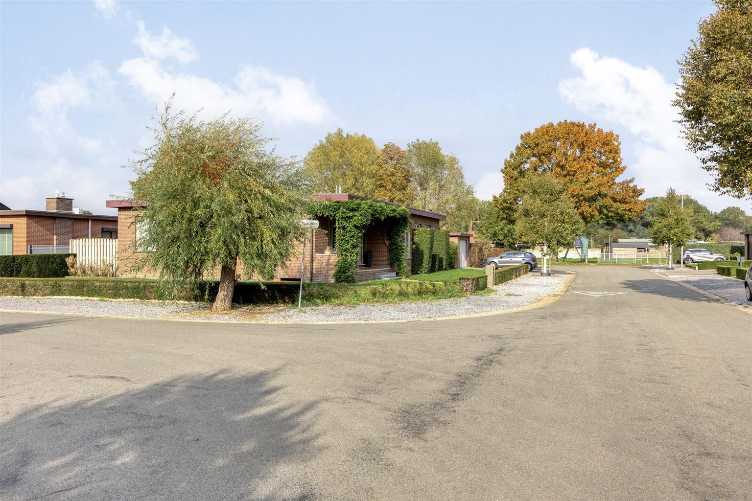 Gelijkvloerse, vrijstaande woning met 3 slaapkamers, omheinde tuin en garage op een rustige locatie nabij het centrum van Maaseik. foto 36