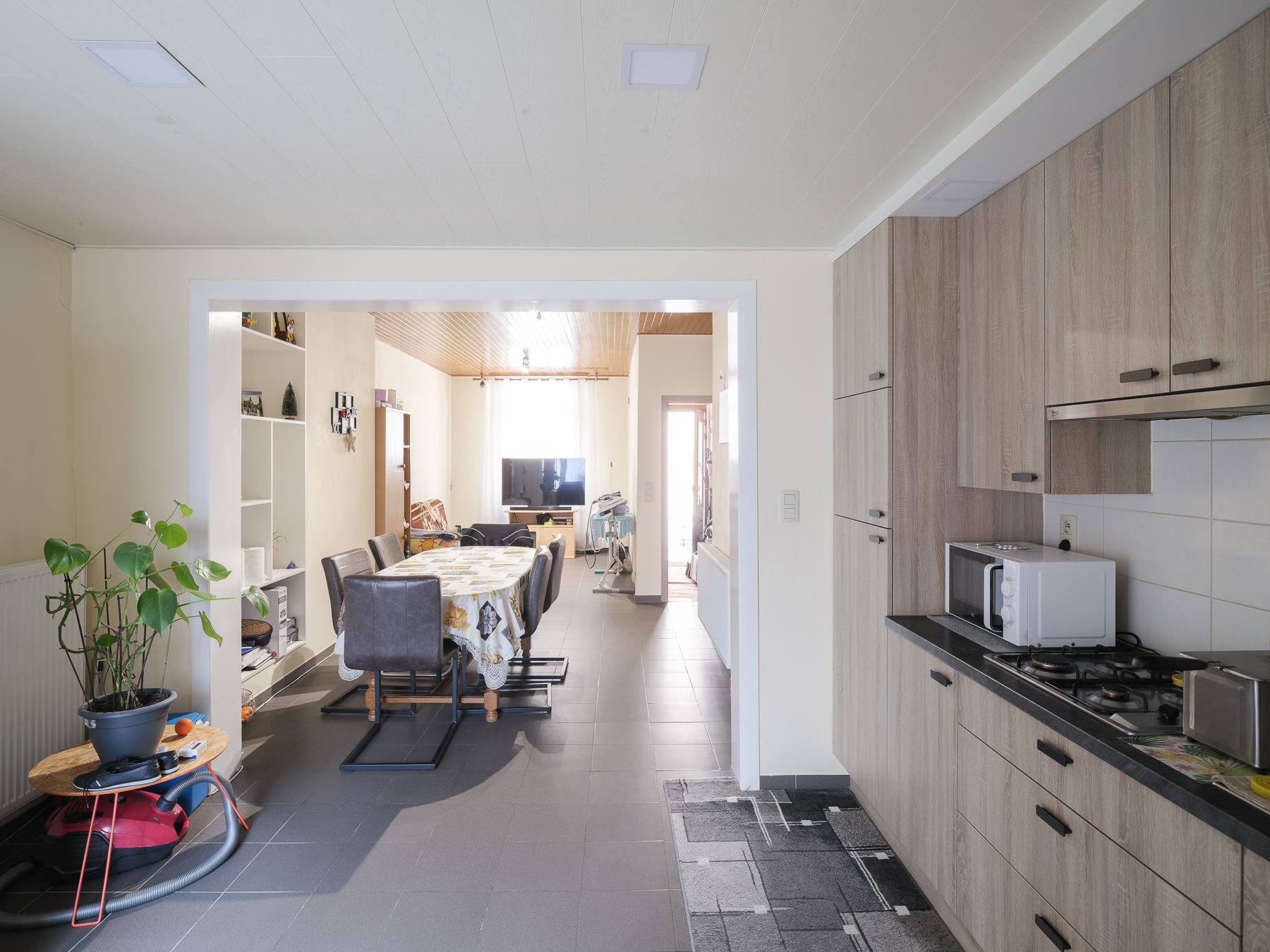 Instapklare woning met zonnig terras nabij het Keizerpark foto 2