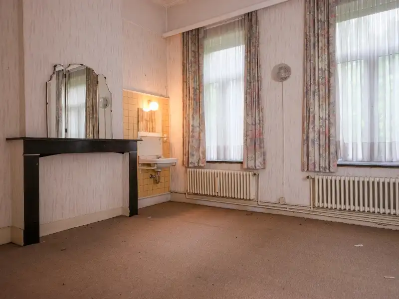 Izegem - Ruime pastorie met diepe tuin op landelijke ligging foto 20