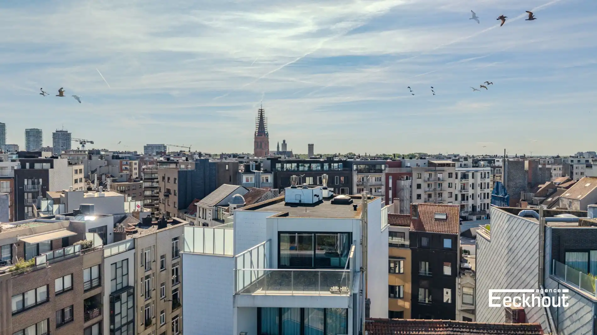 Unieke penthouse met ruime terrassen, 2 slaapkamers en zeezicht foto 15