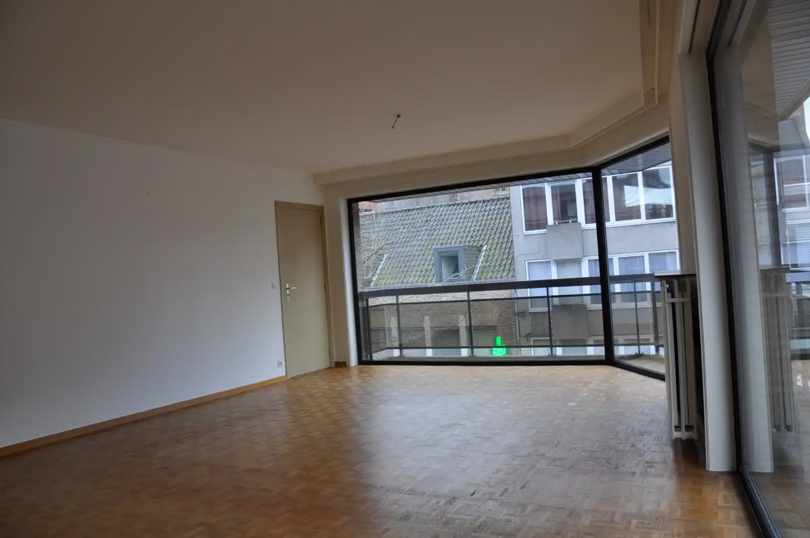 Verzorgd appartement met 2 slaapkamers in het centrum van Izegem. foto 4