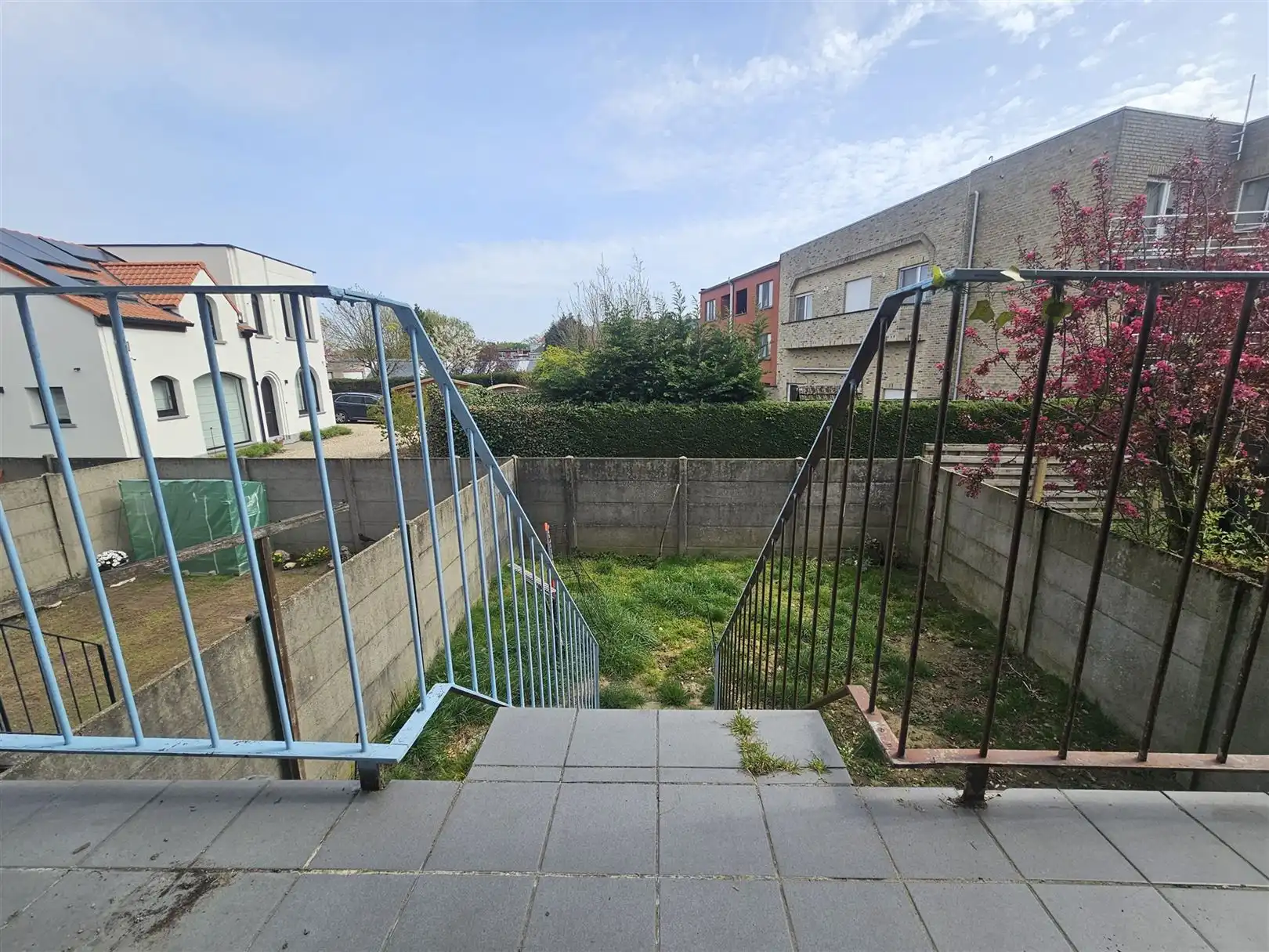 Ruim appartement met 2slps, tuin en garage. foto 9