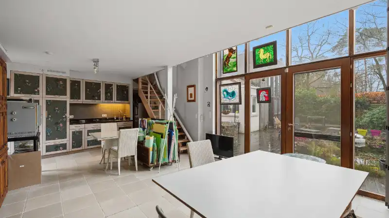 Landhuis van 269m² op 15 are met praktijkruimte/kantoor of kangoeroewoning foto 21