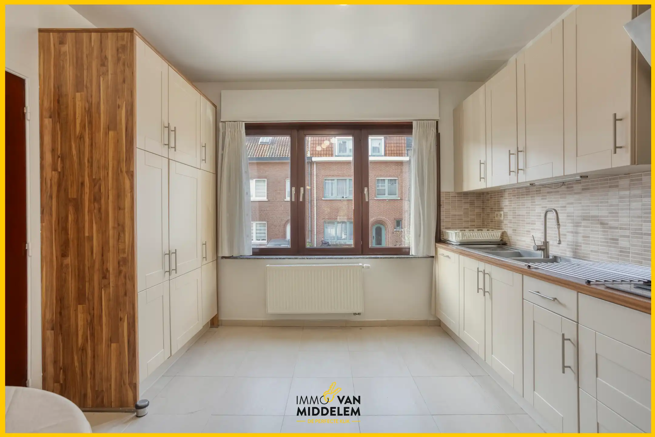 GERENOVEERDE BEL-ÉTAGE MET 3 SLAAPKAMERS EN TUIN foto 5