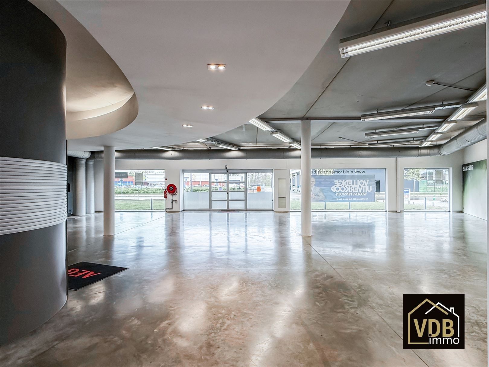 Commercieel pand op TOP locatie foto 32