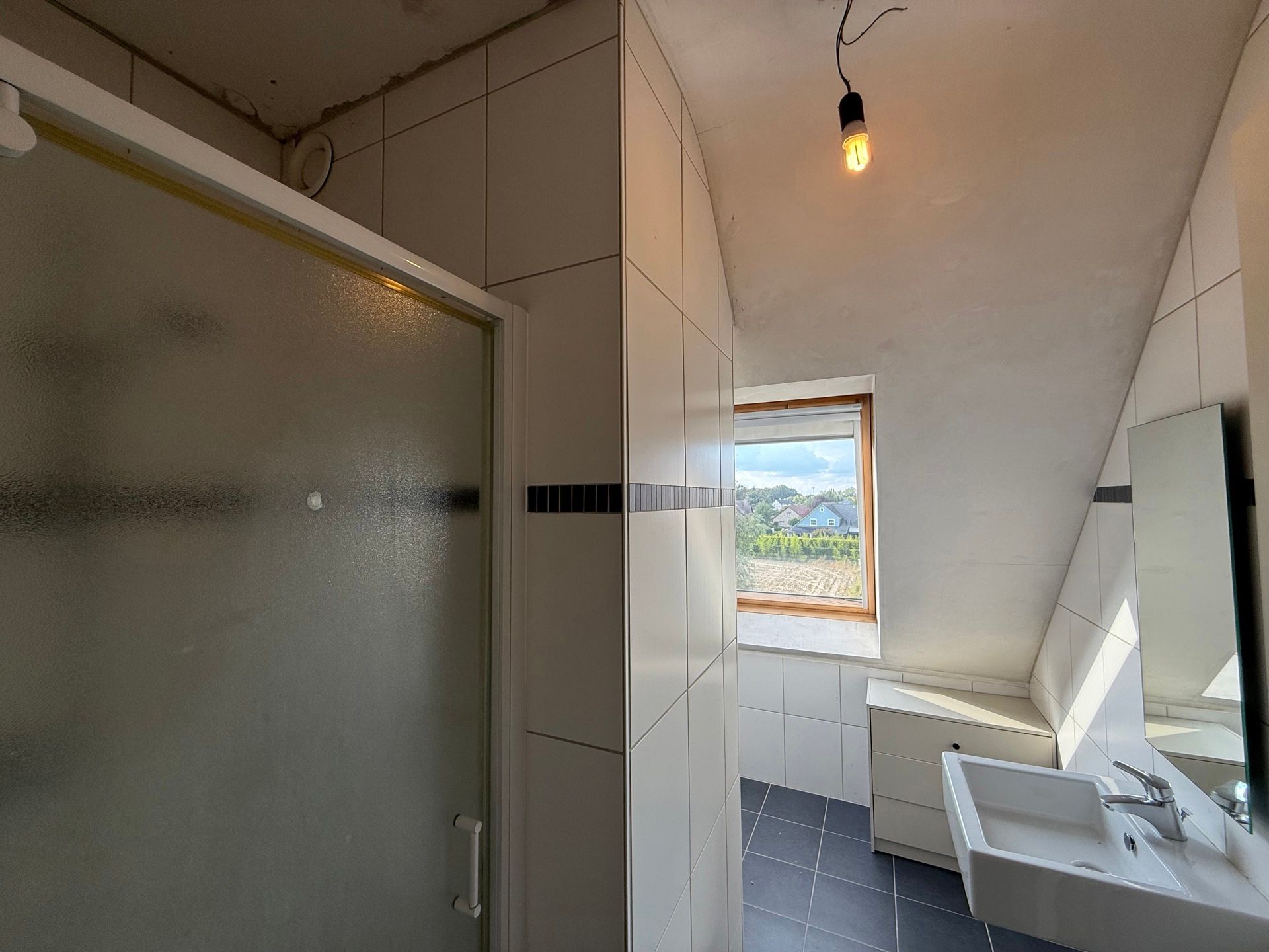 WICHELEN - Ruim duplexappartement vlakbij het station. foto 14