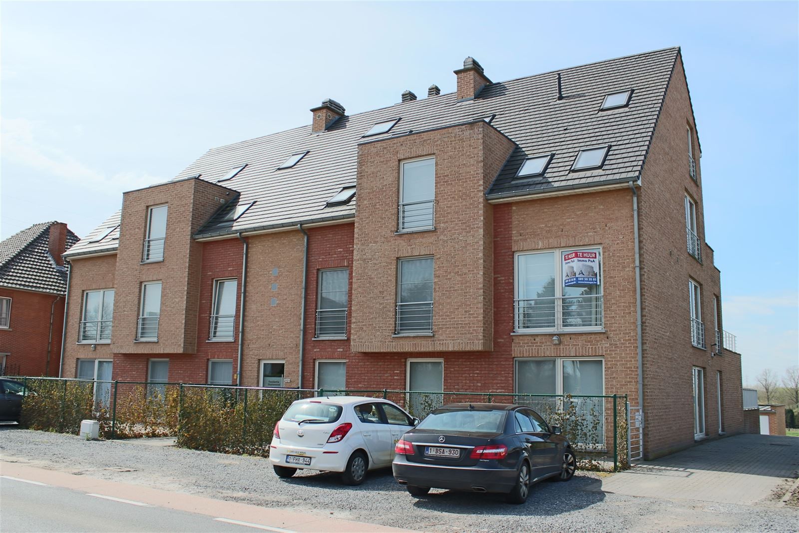 Ruim gerenoveerd tweeslaapkamerappartement in Bilzen foto {{pictureIndex}}