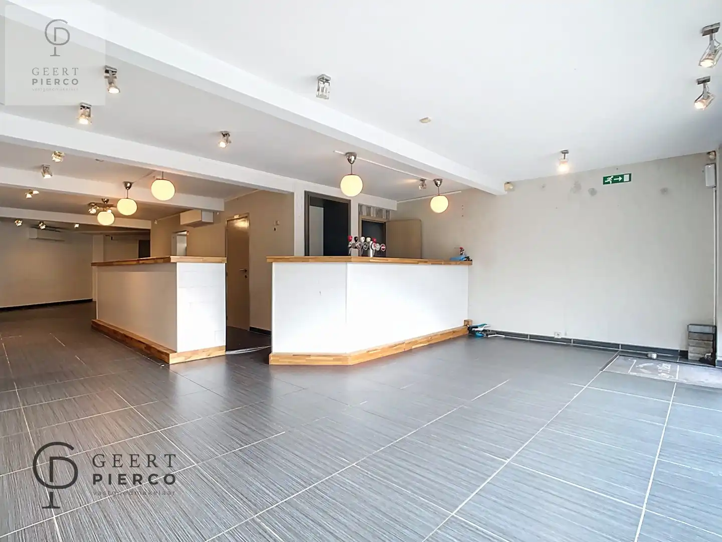 Handelszaak met woonst foto 4