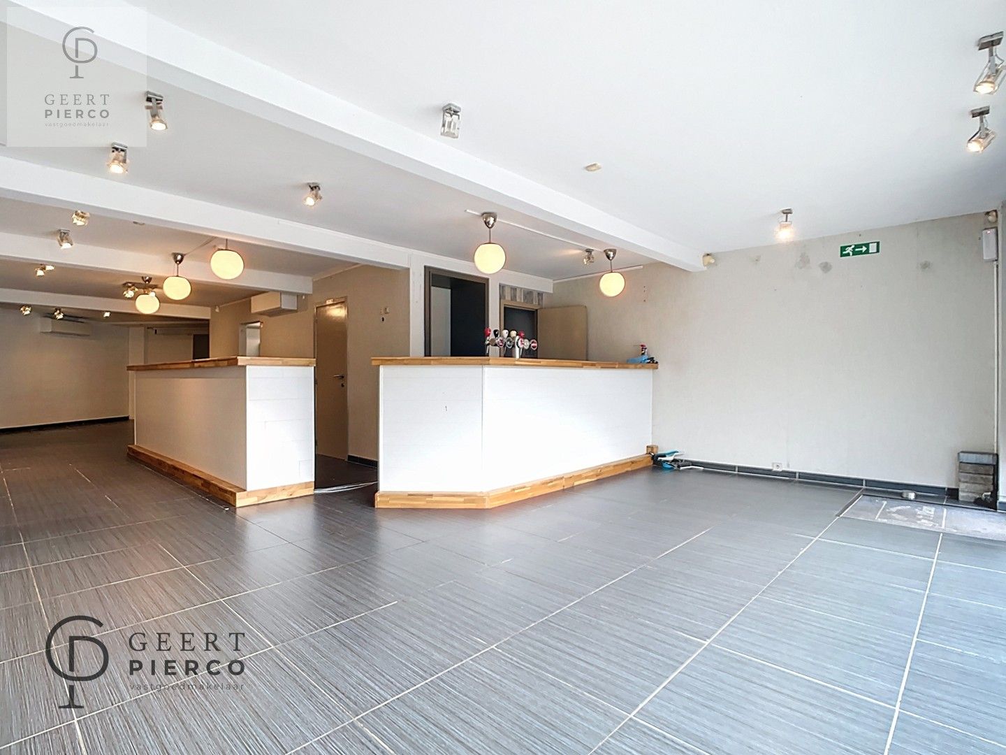 Handelszaak met woonst foto 4