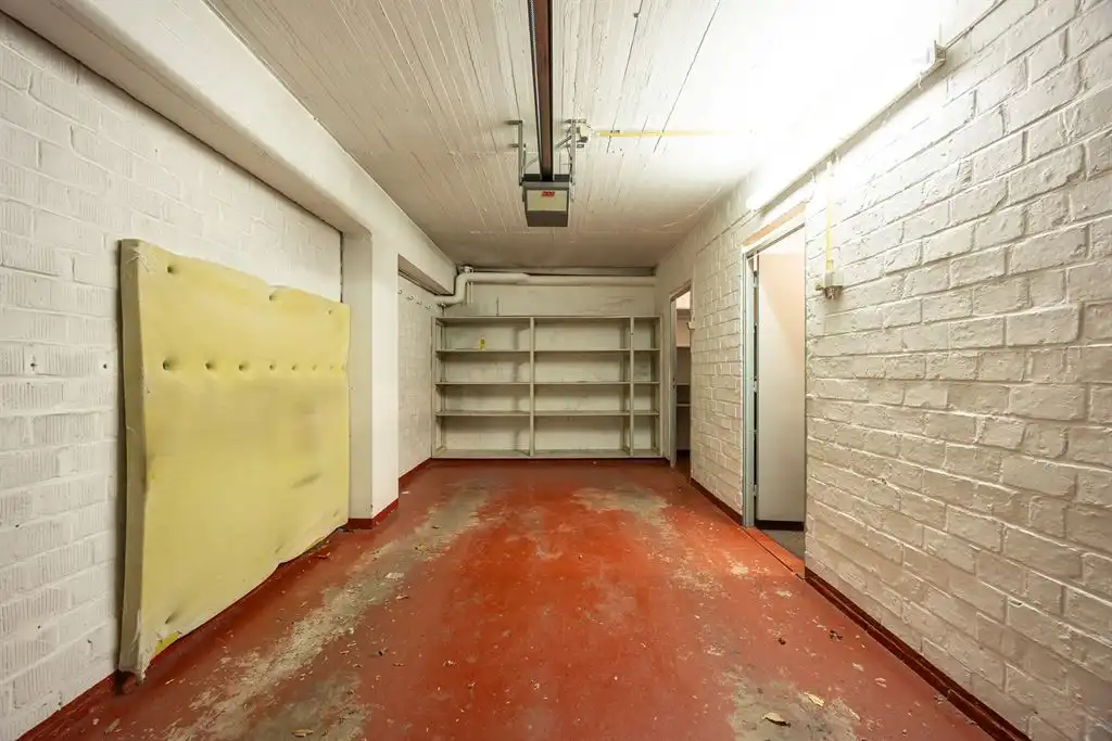 Gigantisch te renoveren appartement met 4 slpk foto 30