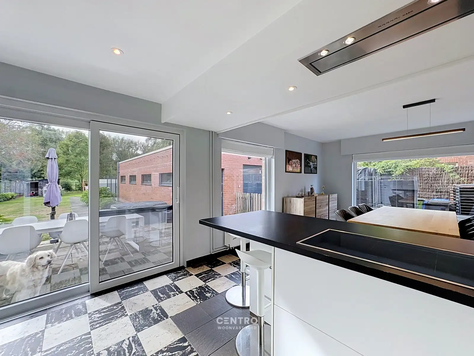 GERENOVEERDE VILLA  met 5 slpks, opslagruimte en ZUIDgerichte tuin! foto 9