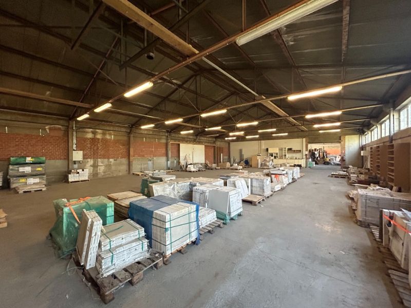 Ruime magazijn- of atelierruimte van 833 m² foto 3