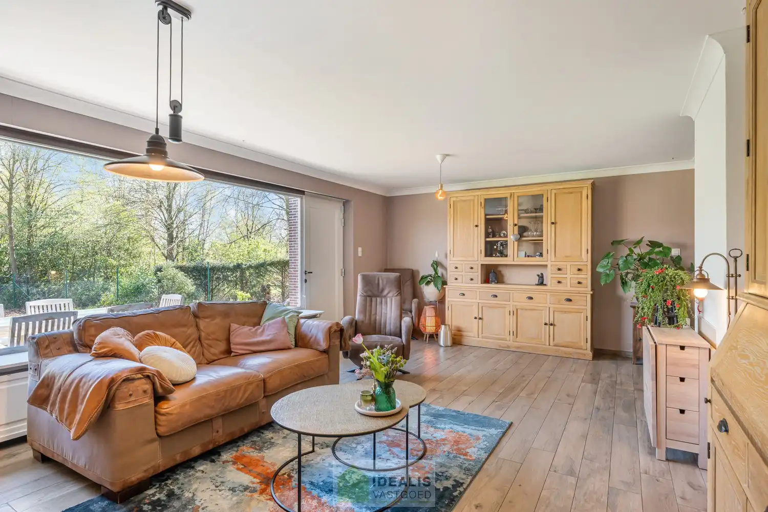 IDEALIS VASTGOED – Goed onderhouden en aangename gelijkvloerse woning met 2 slaapkamers op een prachtig, ruim en uiterst breed perceel foto 7