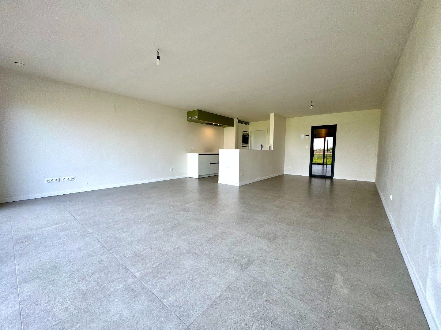 NIEUWBOUW WONING MET 3 SLAAPKAMERS, GARAGE EN TUIN (515m²) foto 6