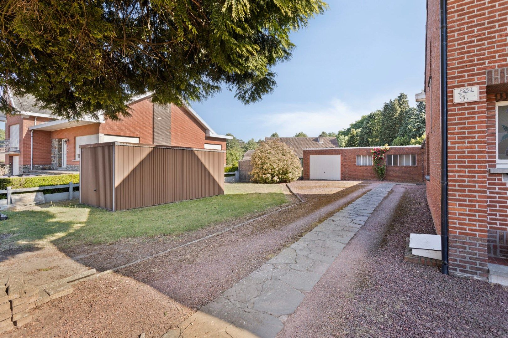 Te renoveren halfopen woning met 3 slaapkamers op een perceel van ca. 780 m² ! foto 30