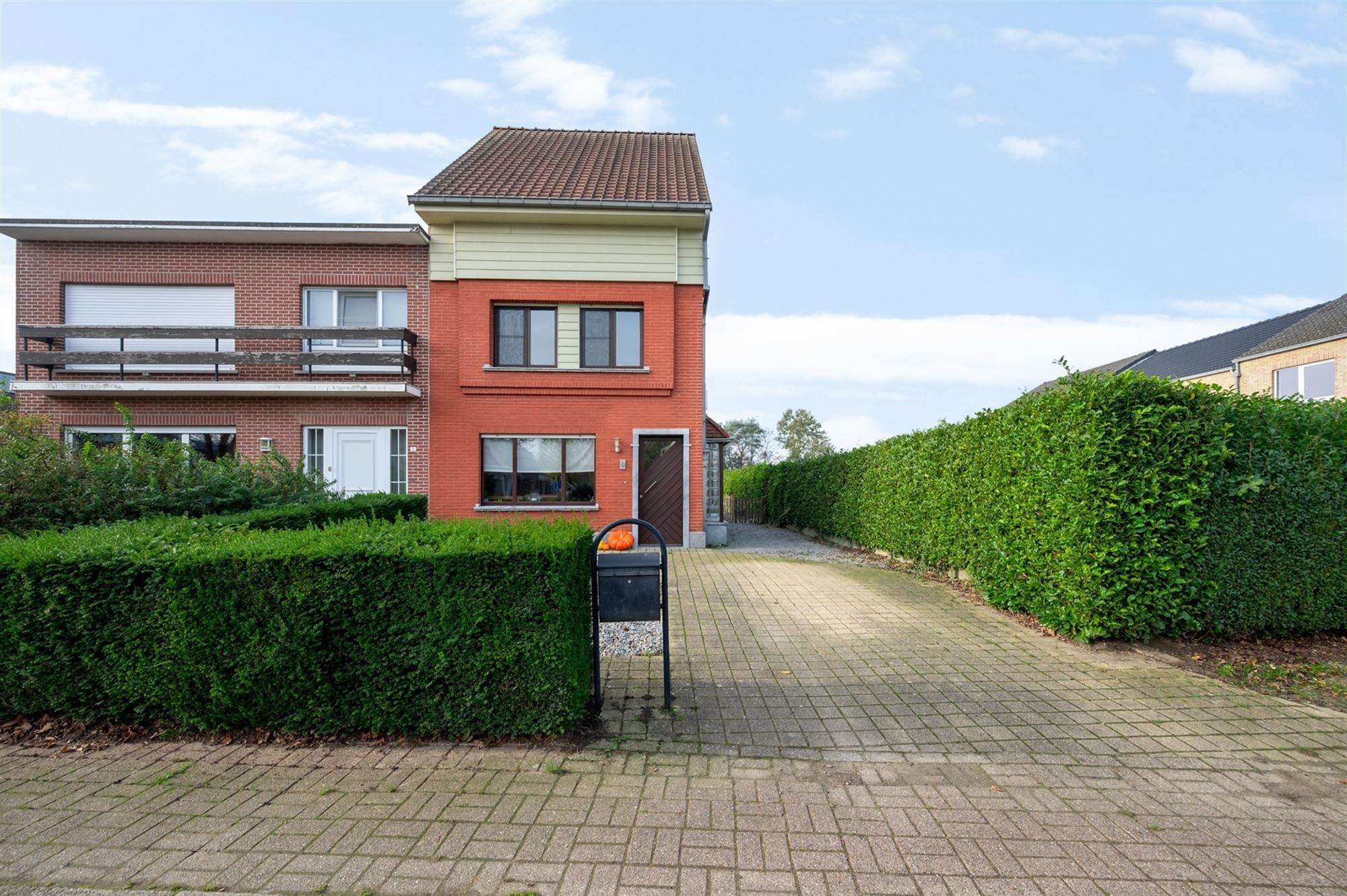 Instapklare woning, gelegen nabij het centrum van Itegem. foto {{pictureIndex}}