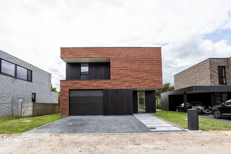 Pas opgeleverde nieuwbouw met garage en zonrijke tuin foto {{pictureIndex}}