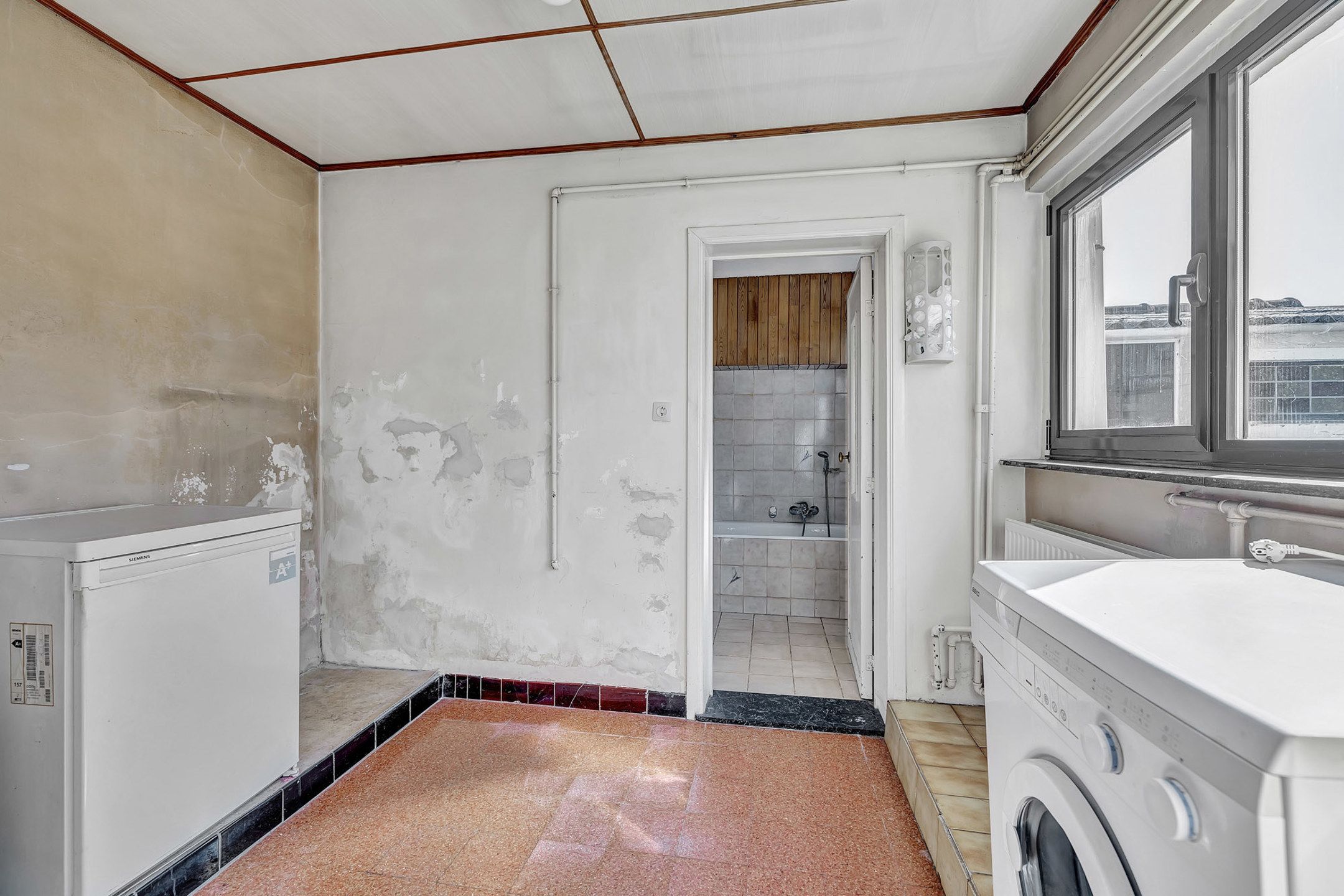 Ruime te renoveren woning op toplocatie foto 8
