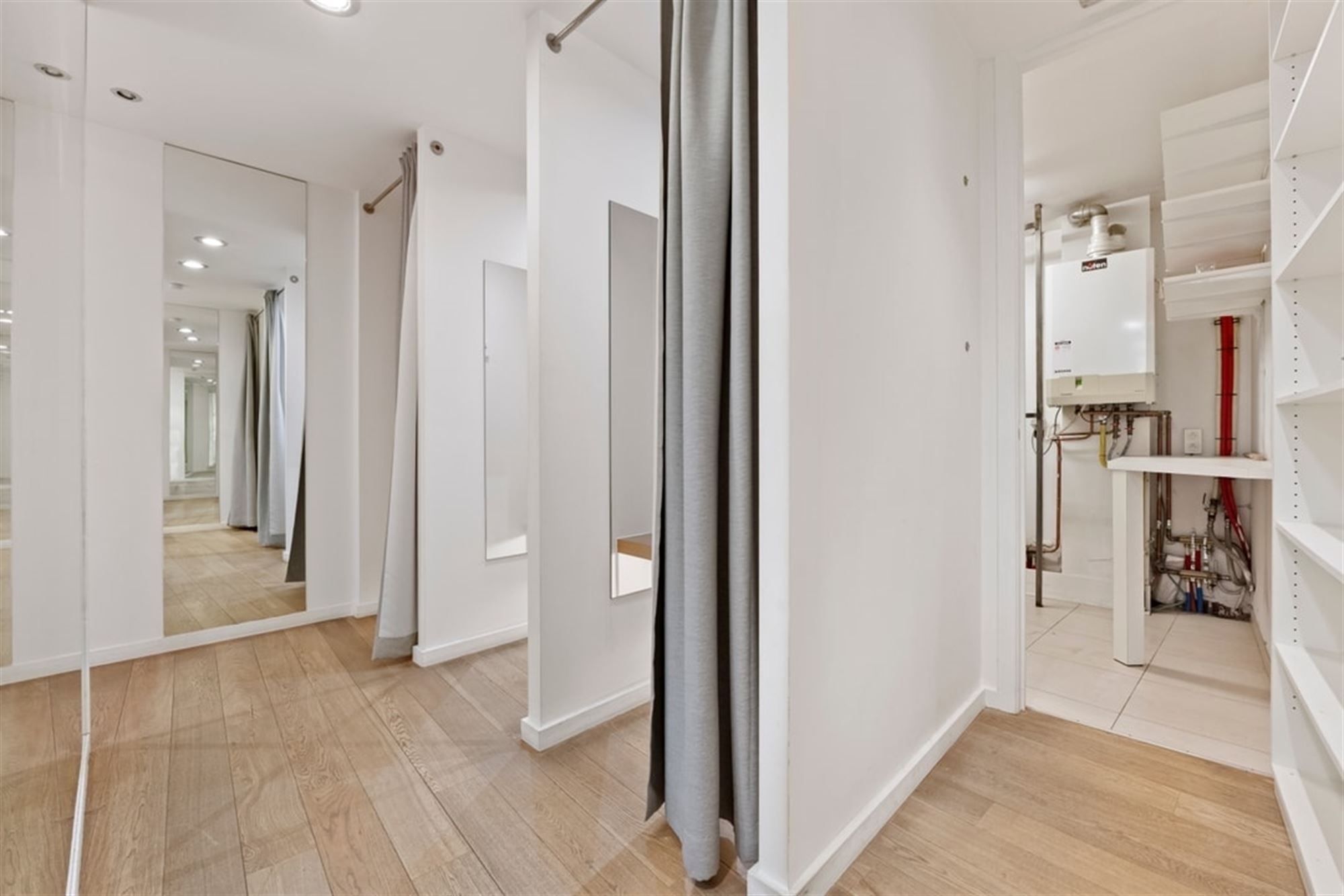 HANDELSRUIMTE TE HUUR MIDDEN IN HET STADSCENTRUM VAN SINT-TRUIDEN  foto 16