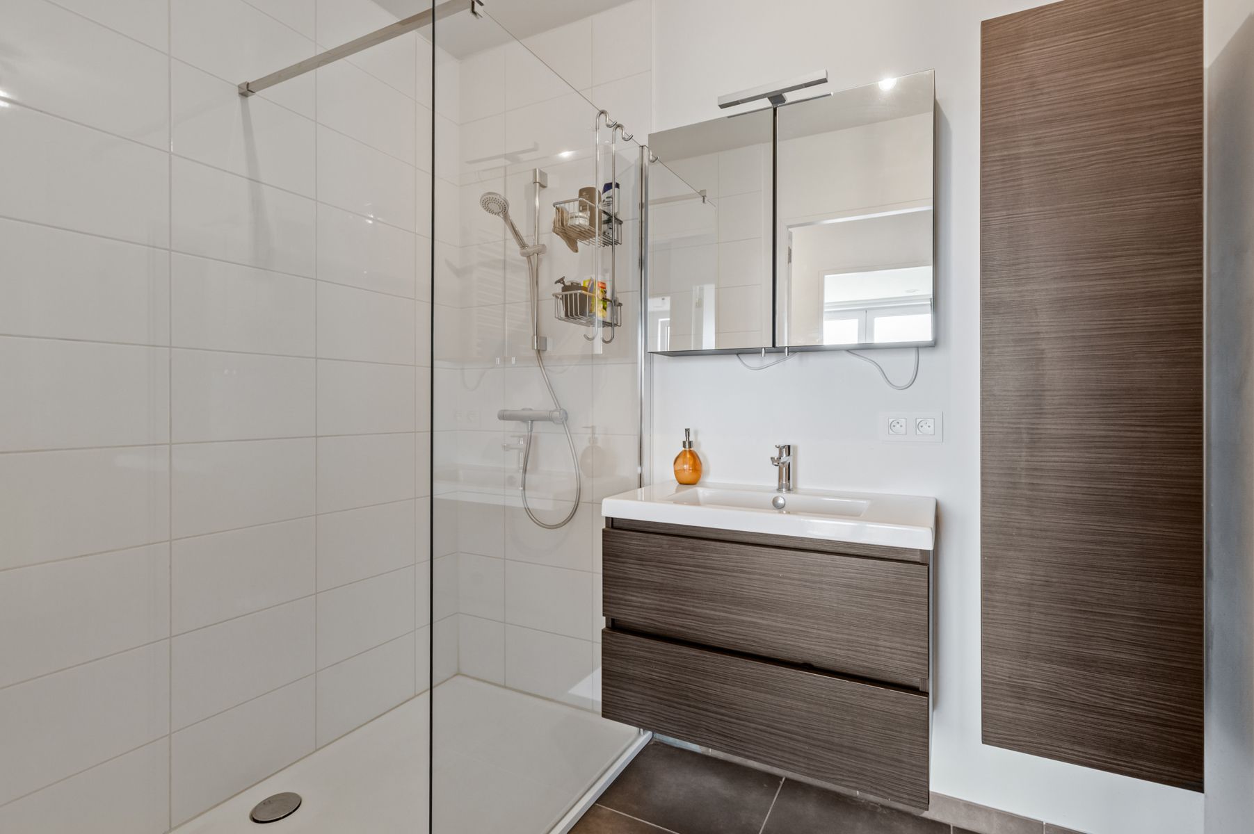 Stijlvolle duplex met 2 kamers, zonnig terras & parking! foto 21