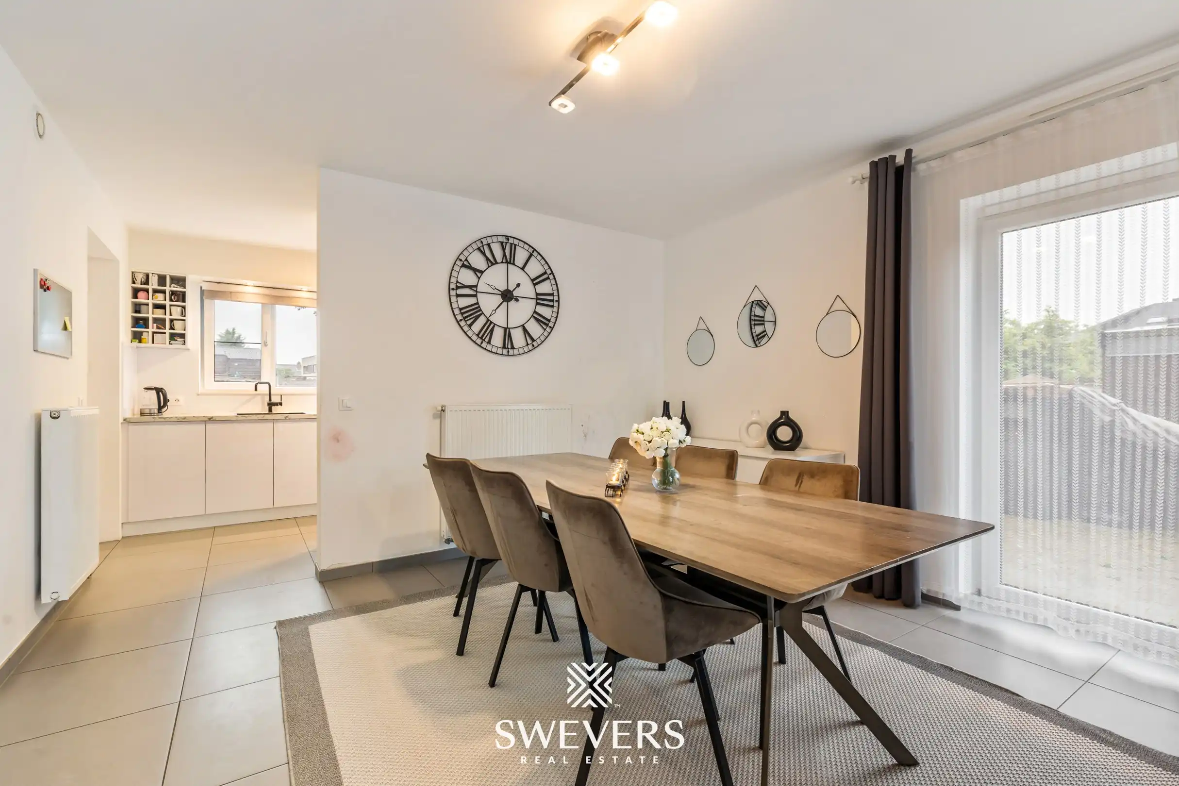 Hedendaagse, instapklare woning in doodlopende straat te Heusden-Zolder foto 4