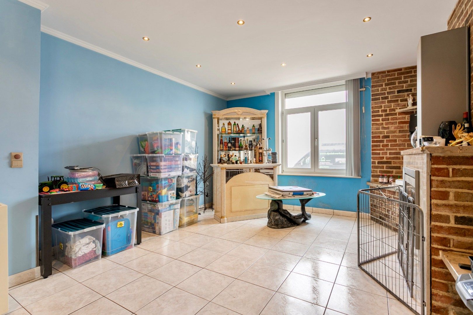 Ruime, te renoveren woning met 3 slpk en garage foto 3