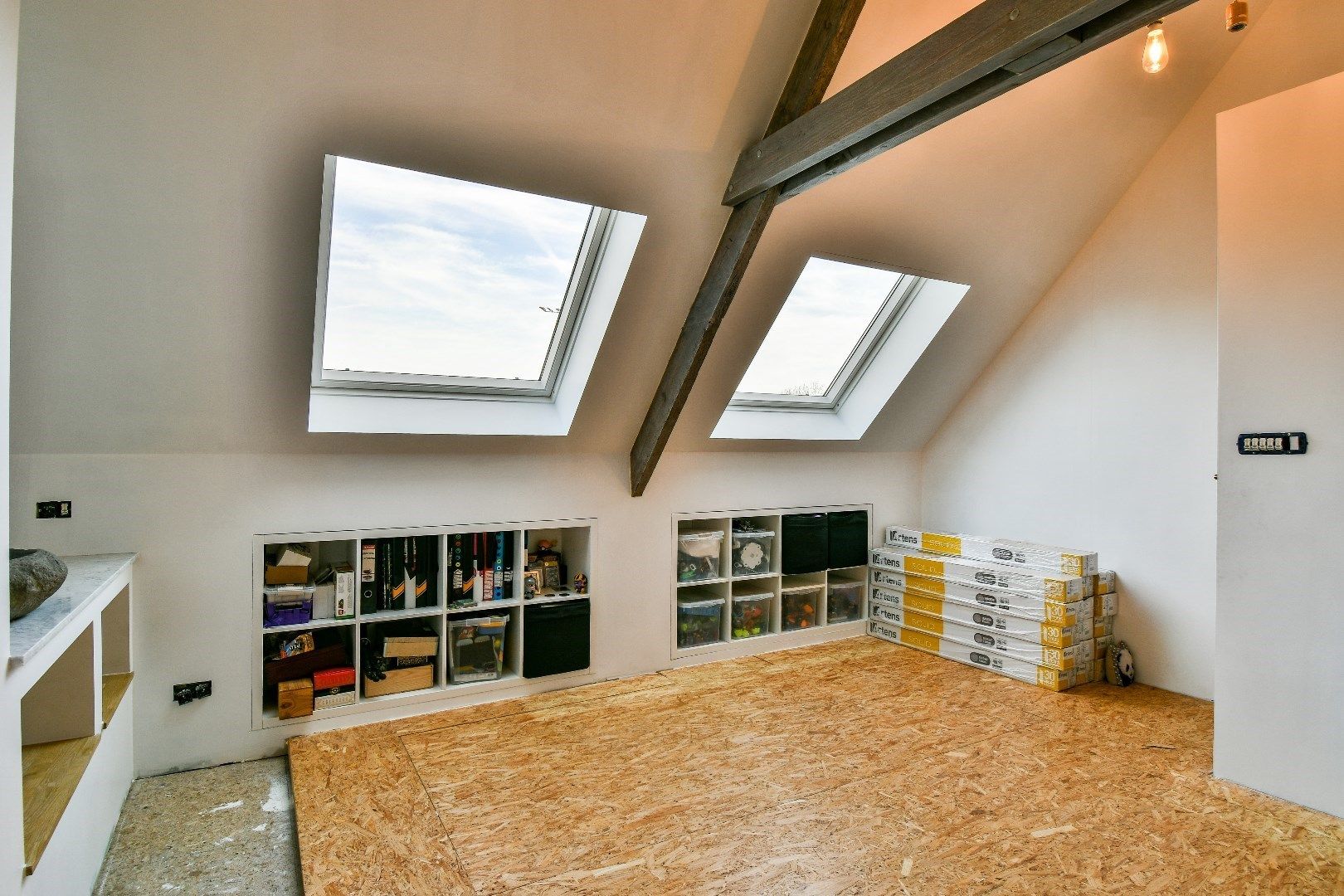 Te renoveren woning in het hart van Torhout! foto 12